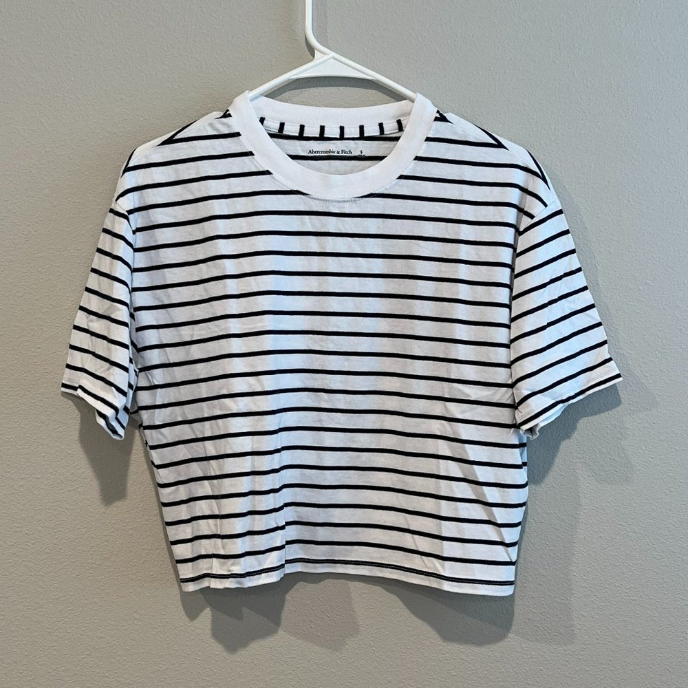 NWOT Abercrombie Cropped Boyfriend Striped Essential Tee